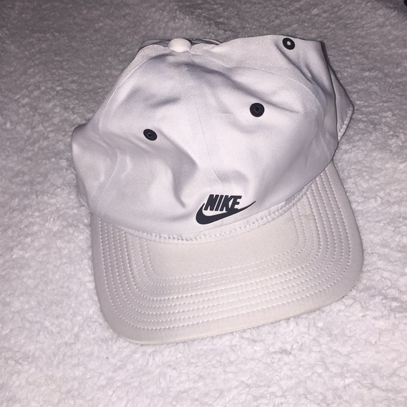 new nike golf caps